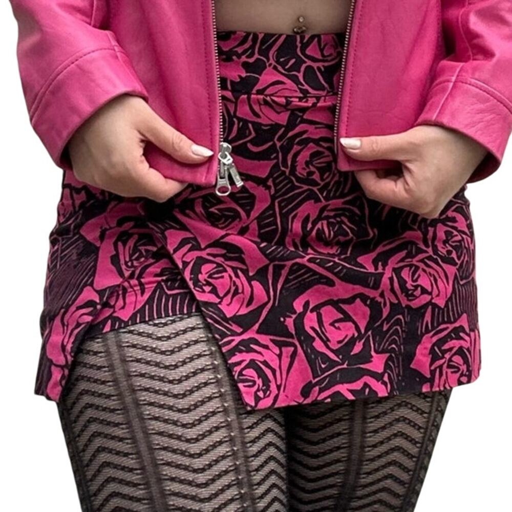 Vintage Express Sz 4 Mini Skirt Skort Pink Black Rose Button Asymmetrical